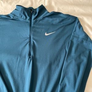 Nike Pull Over